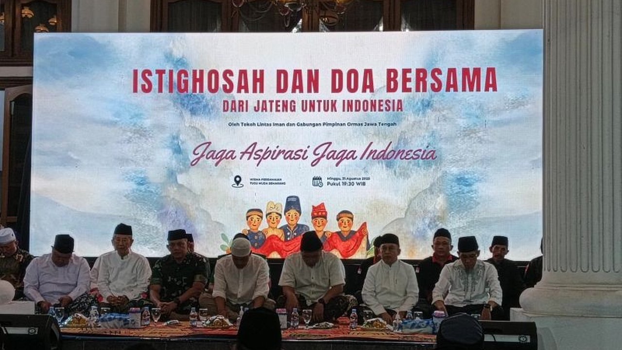 Gubernur Jateng dan tokoh lintas agama menggelar Doa Bersama Lintas Agama di Wisma Perdamaian Semarang. Apa makna di balik lokasi ini dan bagaimana doa ini diharapkan menjaga Indonesia?