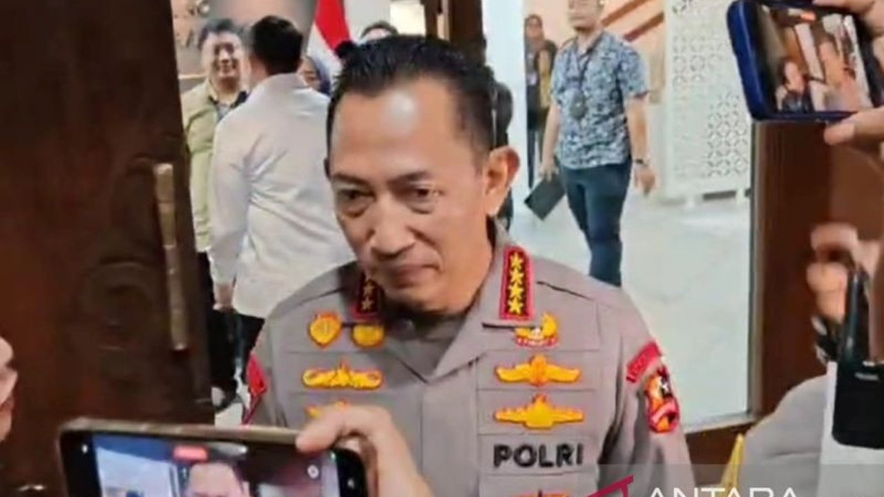 Kapolri Listyo Sigit Prabowo menegaskan Penindakan Tegas Massa yang mencoba menerobos Mako Brimob sesuai hukum. Apa konsekuensi bagi pelanggar?