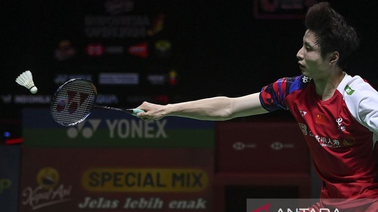 Simak bagaimana China mendominasi Kejuaraan Dunia BWF 2025 dengan dua emas, sementara Akane Yamaguchi mencetak sejarah. Penasaran siapa saja peraih medali lainnya?