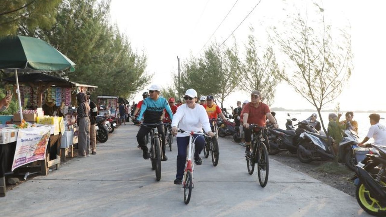 Pemerintah Kota Semarang berencana mengembangkan Pantai Mangunharjo di Mangkang Kulon. Simak bagaimana destinasi ini akan disulap jadi ikon wisata pesisir yang murah dan indah!