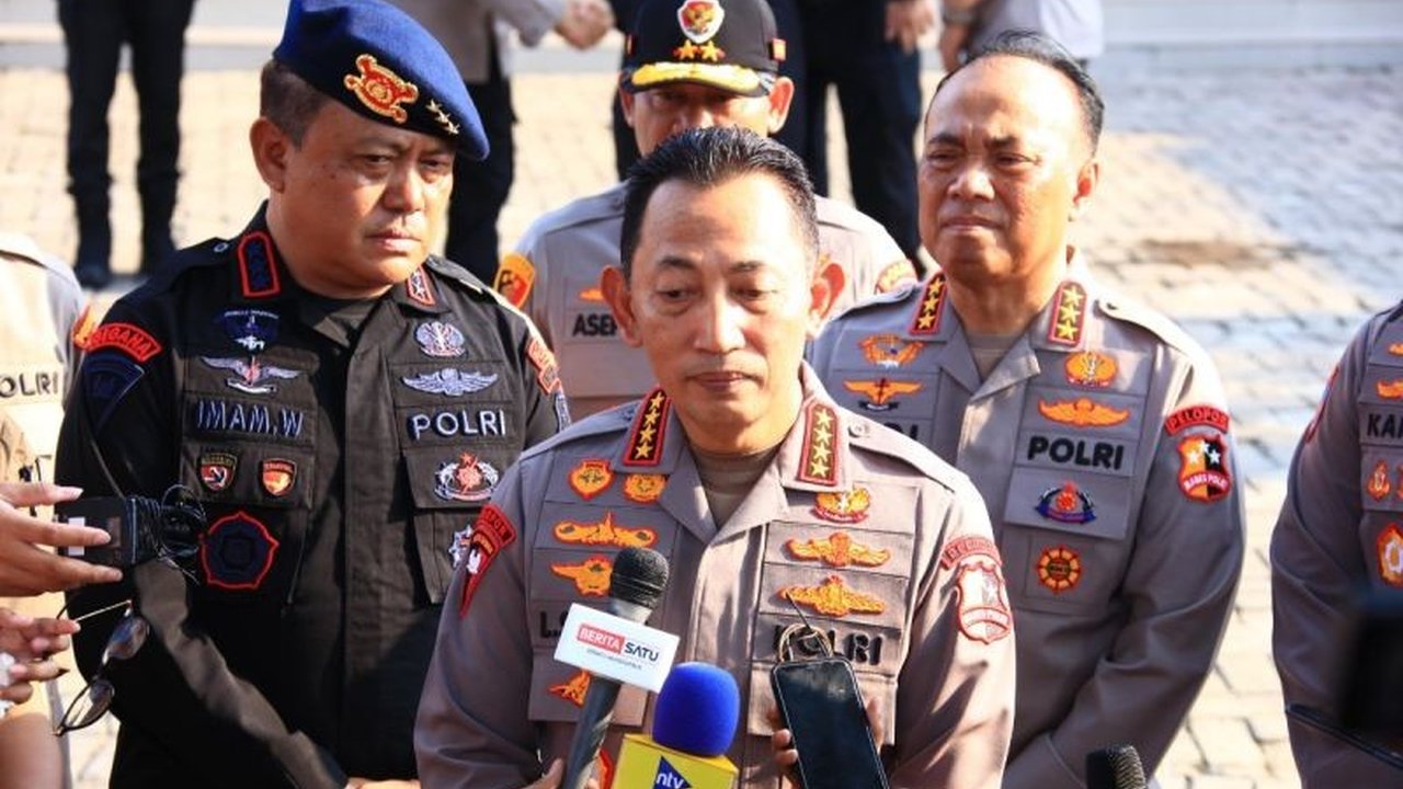 Kapolri Jenderal Listyo Sigit Prabowo mengungkapkan Presiden Prabowo Subianto memberikan perhatian penuh pada polisi korban kerusuhan dan keluarga mereka, menjanjikan penghargaan terbaik serta penindakan tegas pelaku.
