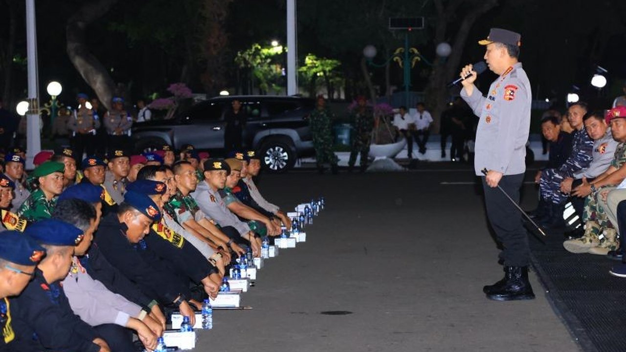 Kapolri Jenderal Listyo Sigit Prabowo memberikan motivasi dan apresiasi kepada personel Pengamanan DPR MPR. Apa saja pesan penting yang disampaikan untuk menjaga objek vital negara?