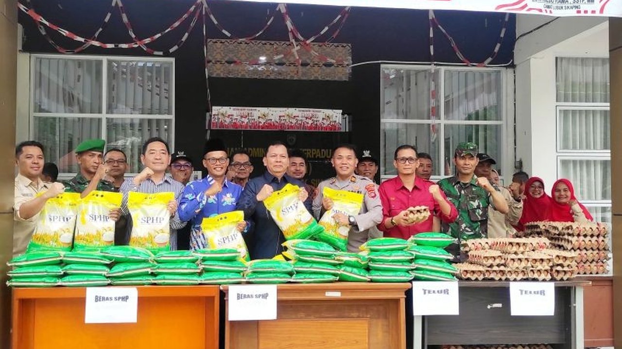 Pemerintah Kabupaten Pasaman menggelar Gerakan Pangan Murah di seluruh kecamatan dan nagari. Simak bagaimana program ini membantu masyarakat mendapatkan beras dan minyak goreng dengan harga terjangkau.