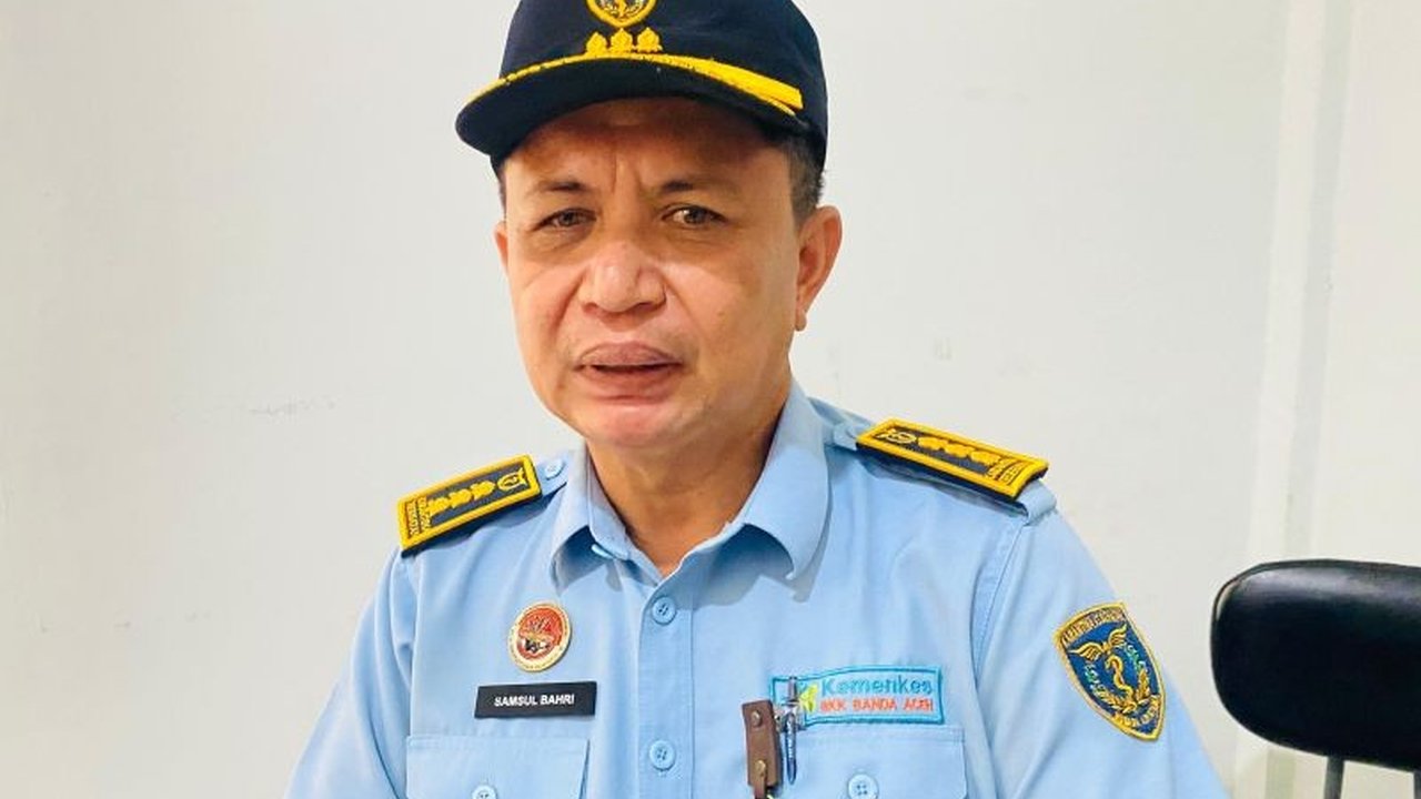 Balai Kekarantinaan Kesehatan (BKK) Meulaboh memperketat pemeriksaan kesehatan ABK asing di perairan Aceh Barat. Langkah ini penting untuk mencegah penyakit menular berbahaya masuk ke Indonesia.