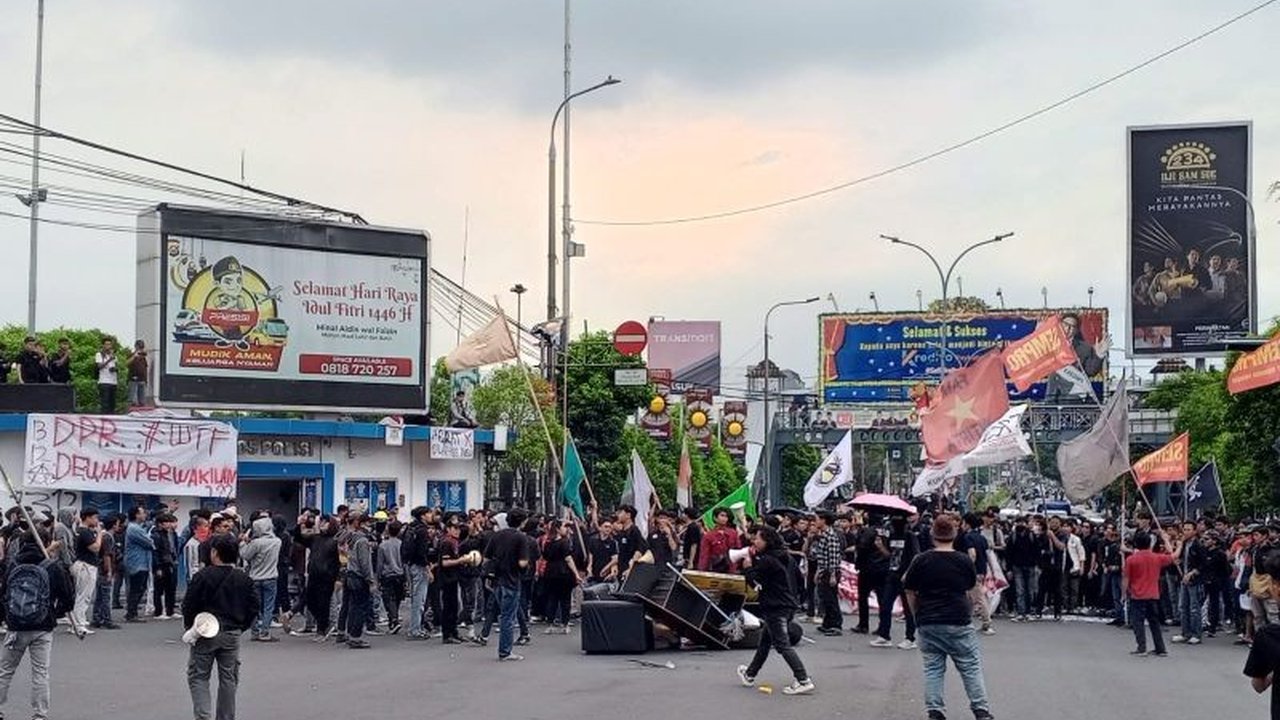 LBH Pijar Harapan Rakyat merilis temuan mengejutkan: 25 demonstran di Serang luka-luka dan satu mahasiswa ditetapkan sebagai tersangka. Ada apa di balik aksi ini?