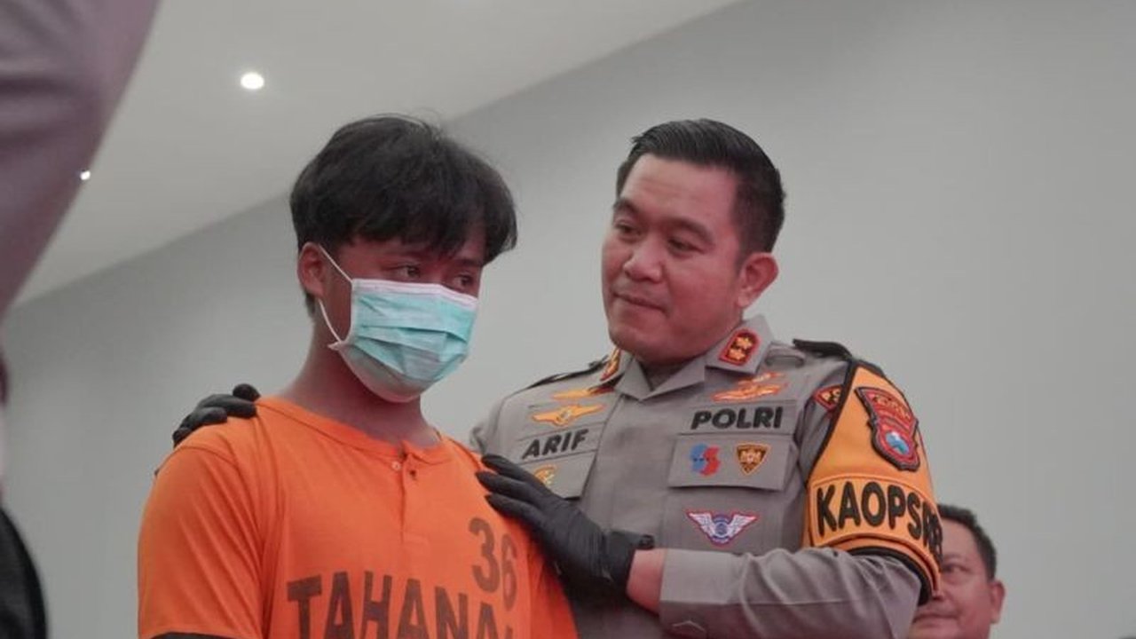 Polres Blitar telah melakukan penetapan tersangka unjuk rasa Blitar anarkis pembakaran gedung DPRD, dengan 12 orang ditetapkan, termasuk 11 anak di bawah umur. Apa peran mereka?