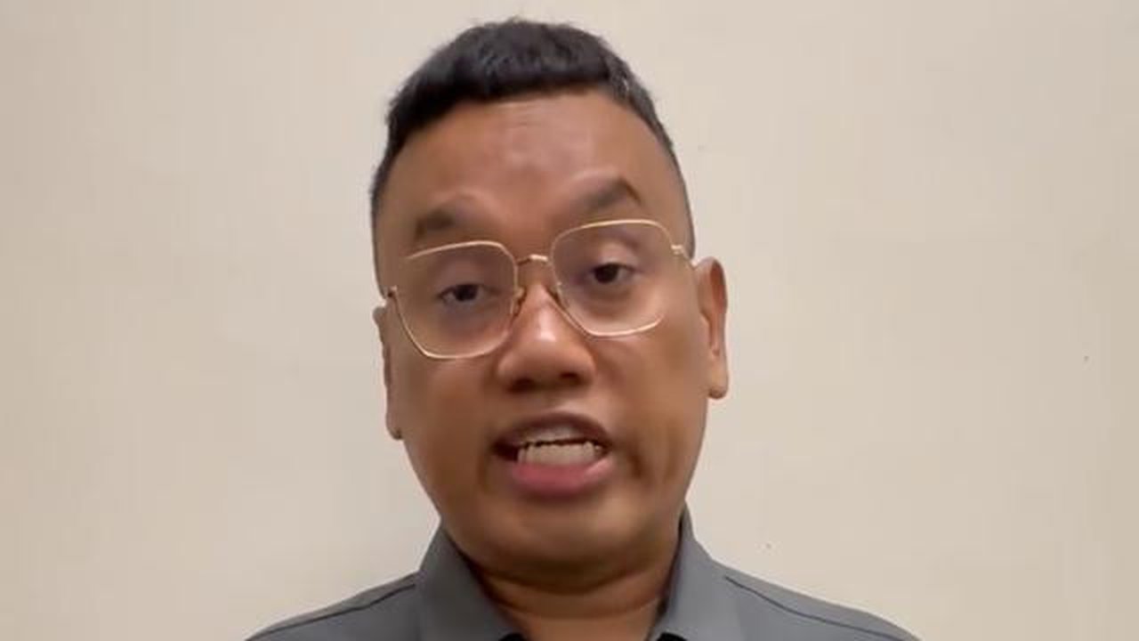 Sejumlah warga menjarah rumah Uya Kuya, anggota DPR RI dari Partai Amanat Nasional. Polisi menangkap 9 penjarah kemudian mengamankan mereka. (Foto: Dok. Instagram @king_uyakuya)