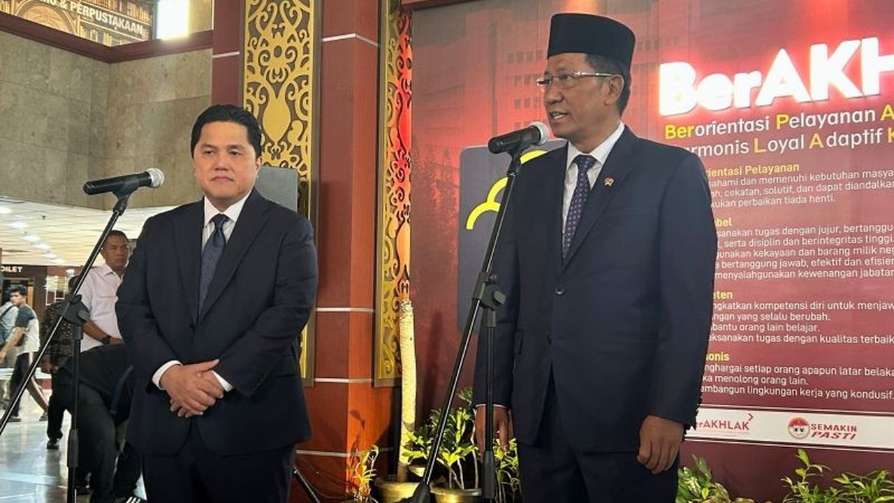 Kementerian Hukum RI tegaskan dukungan penuh terhadap PSSI dalam upaya mewujudkan mimpi Timnas Indonesia berlaga di Piala Dunia 2026 melalui proses naturalisasi sepak bola Indonesia. Bagaimana langkahnya?