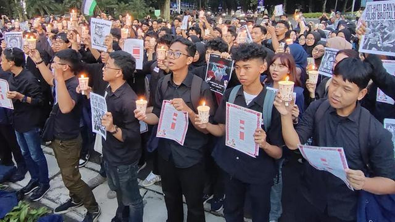 Keluarga Mahasiswa (KM) IPB mengelar aksi solidaritas sebagai bentuk keprihatinan terhadap kondisi bangsa. (Foto: Liputan6.com/Achmad Sudarno).
