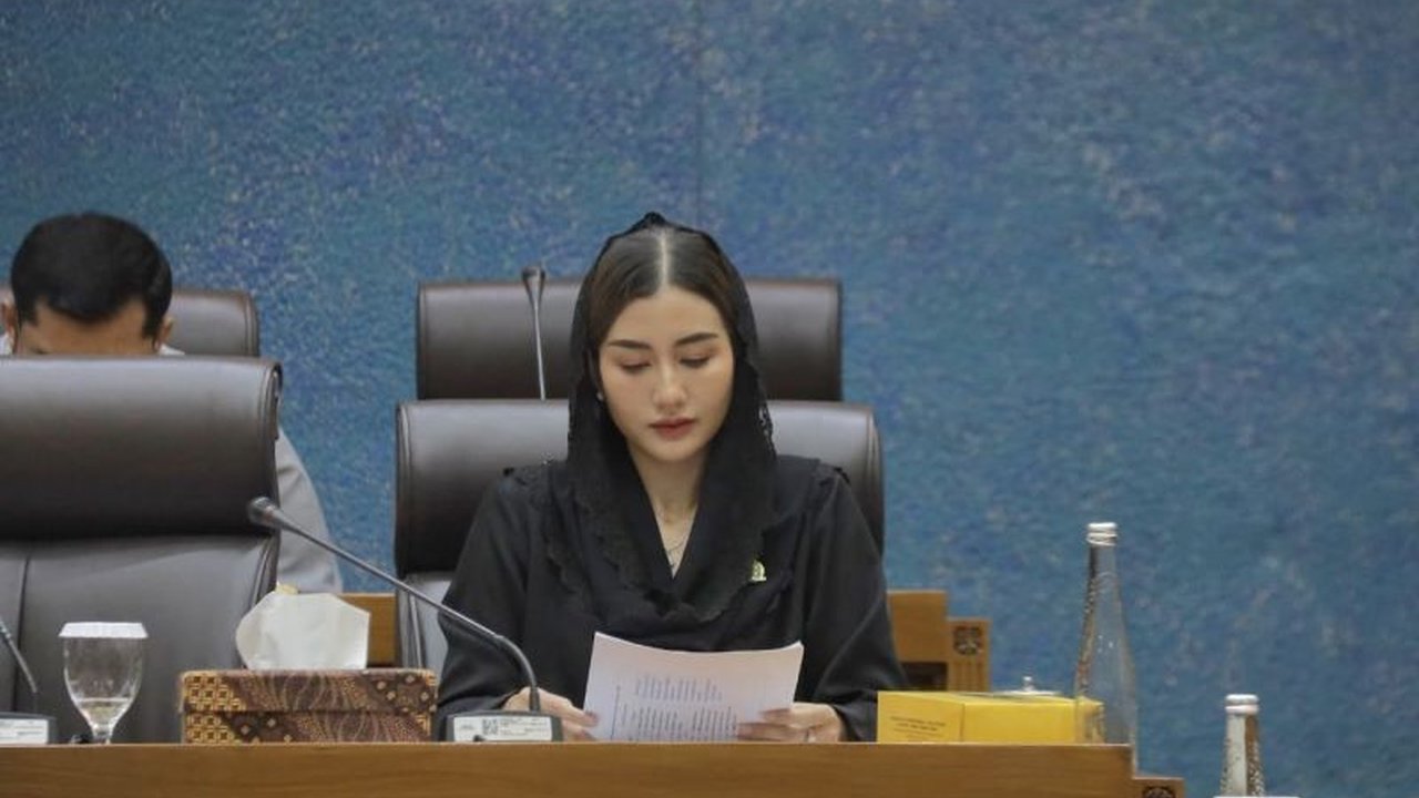 Anggota DPR RI menyoroti alokasi Anggaran UMKM Ekraf yang dinilai belum menjawab kebutuhan riil masyarakat, menuntut evaluasi program agar lebih efektif dan berdaya saing.