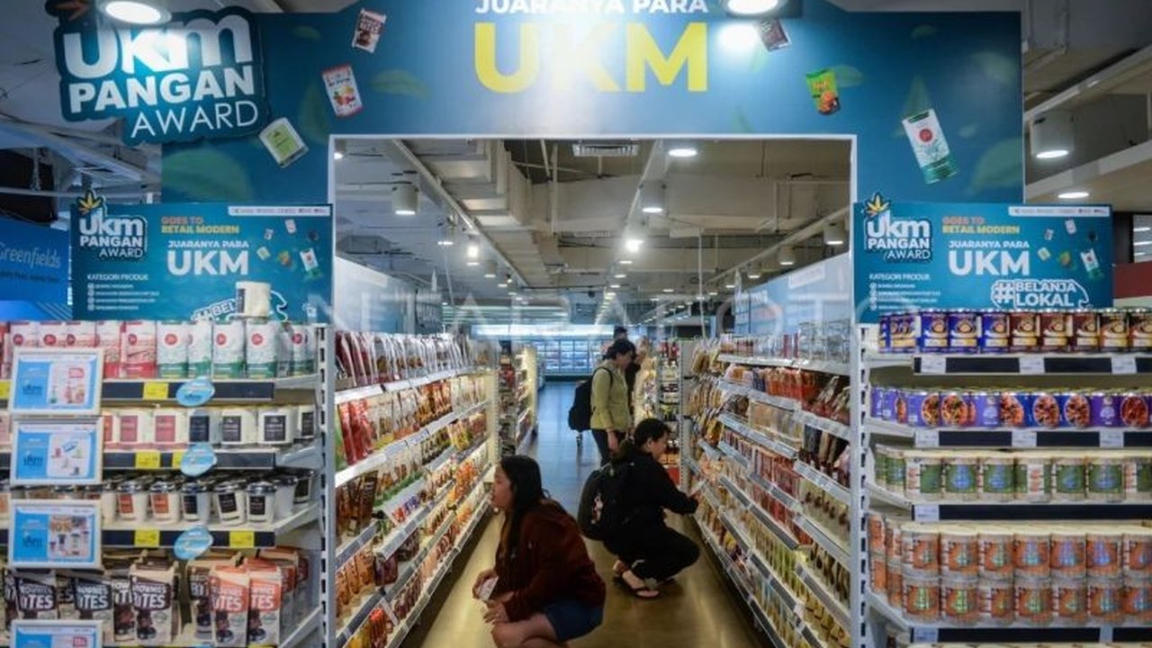 Komisi VII DPR RI menyetujui kenaikan anggaran Kementerian UMKM 2026 menjadi Rp722,1 miliar. Penambahan ini diharapkan mampu mengentaskan kemiskinan dan menciptakan lapangan kerja.