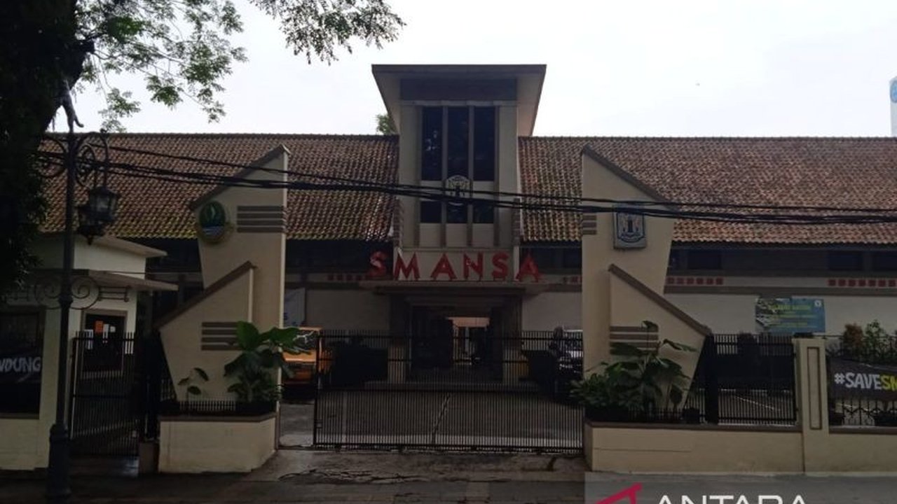SMAN 1 Bandung berhasil memenangkan sengketa lahan setelah Pengadilan Tinggi Tata Usaha Negara (PTTUN) menolak gugatan Perkumpulan Lyceum Kristen (PLK). Ini jadi kado spesial!