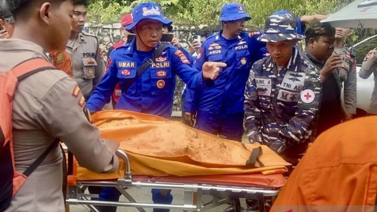 Kementerian Perhubungan menegaskan dukungan penuh terhadap investigasi KNKT untuk mengungkap penyebab heli jatuh Kalsel. Apa saja langkah krusial yang diambil demi keselamatan penerbangan nasional?