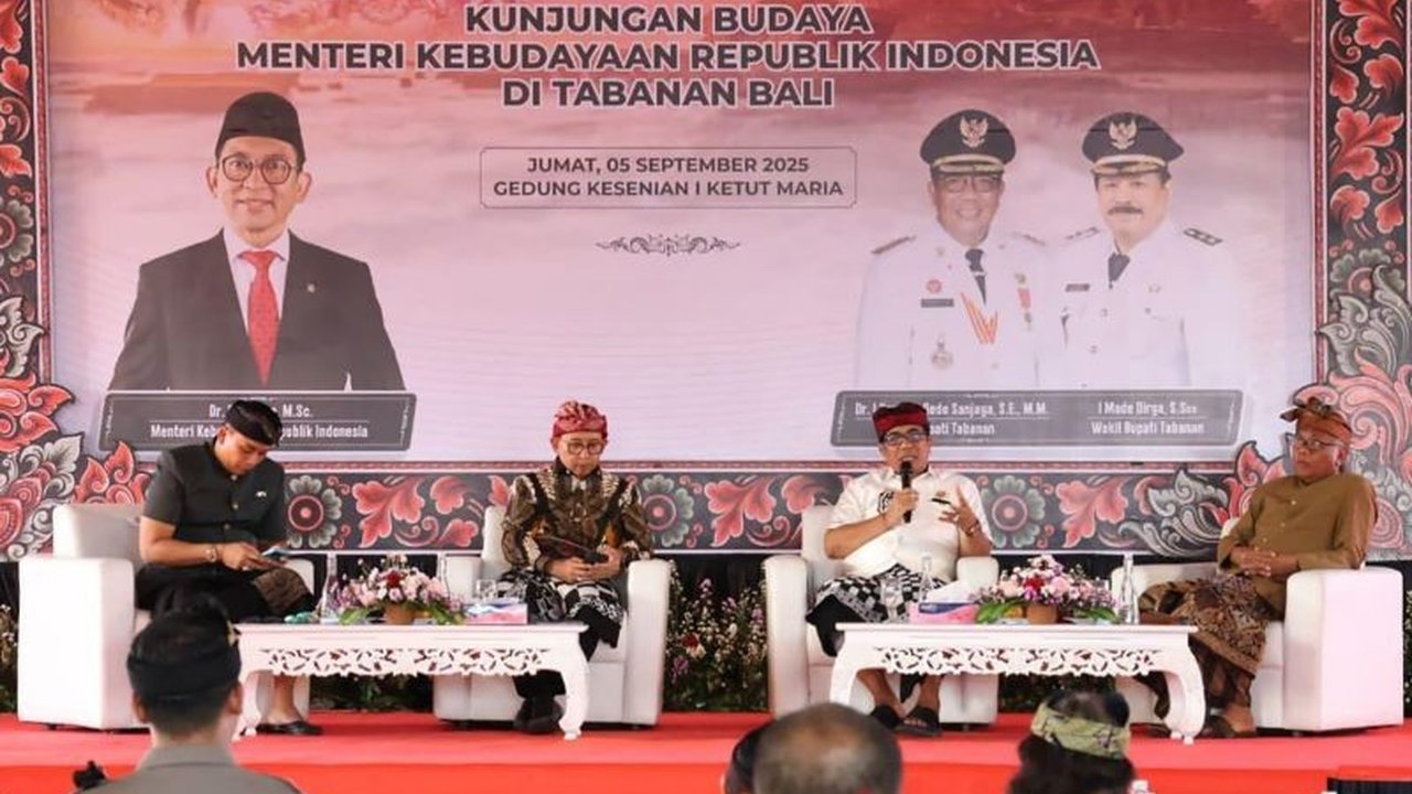 Menteri Kebudayaan Fadli Zon memuji Regenerasi Budaya Tabanan yang melibatkan generasi muda. Simak bagaimana Tabanan membuktikan budaya adalah pendorong ekonomi dan masa depan bangsa.