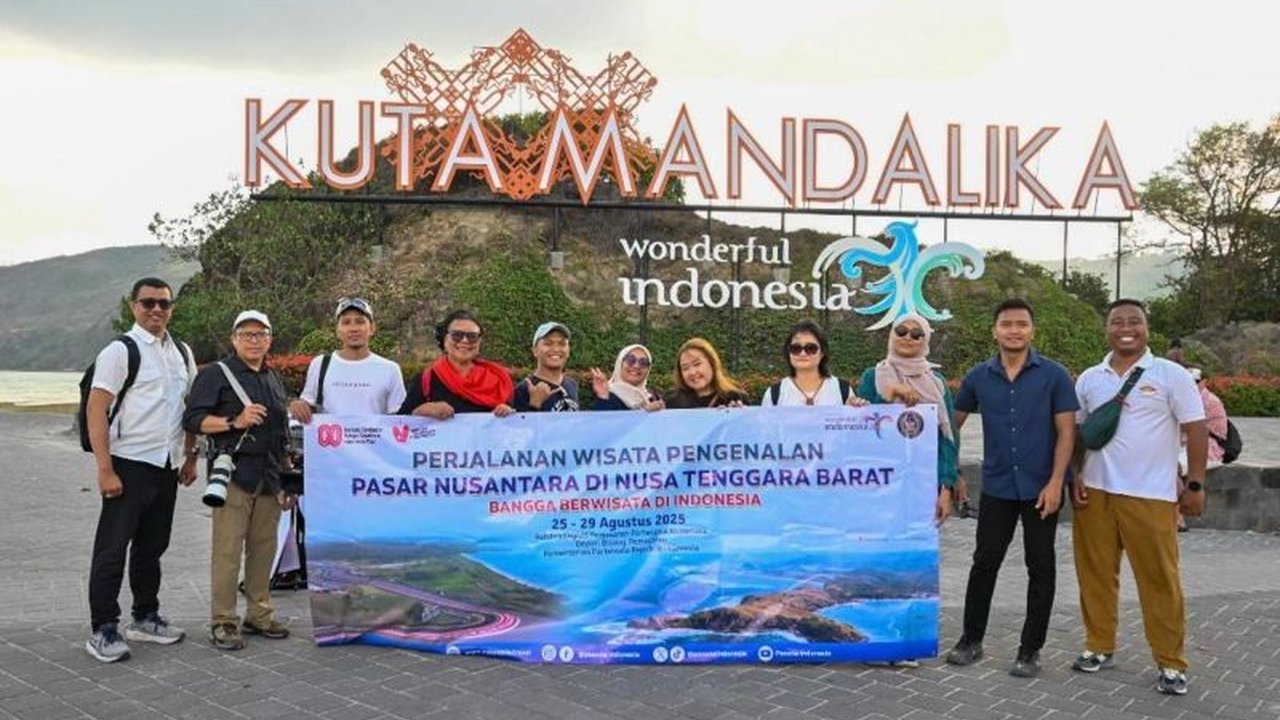 Kementerian Pariwisata dan Ekonomi Kreatif menggelar Famtrip NTB untuk mempromosikan keindahan budaya dan alam Nusa Tenggara Barat, sekaligus mendongkrak target kunjungan wisatawan Nusantara.