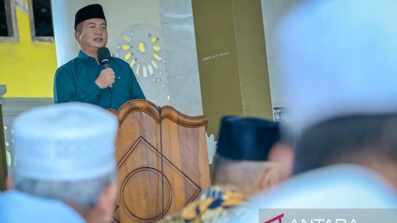 Gubernur NTB Lalu Muhamad Iqbal mengajak seluruh elemen masyarakat untuk menjaga Kedamaian NTB, khususnya saat peringatan Maulid Nabi, demi kelancaran pembangunan dan masuknya investasi. Apa pesan lengkapnya?