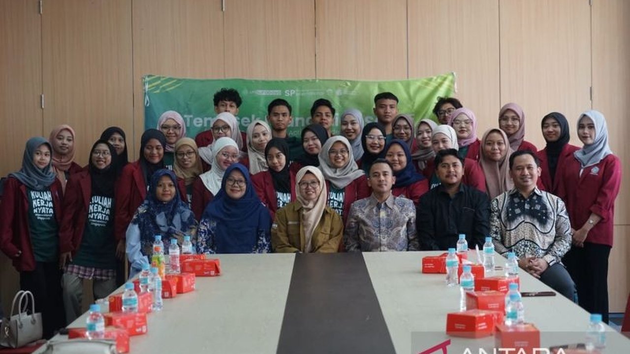 Sebanyak 30 Mahasiswa UM Surabaya ikuti program Learning Express di Singapura, berkolaborasi dengan Singapore Polytechnic. Simak bagaimana mereka siap menjadi agen perubahan global!