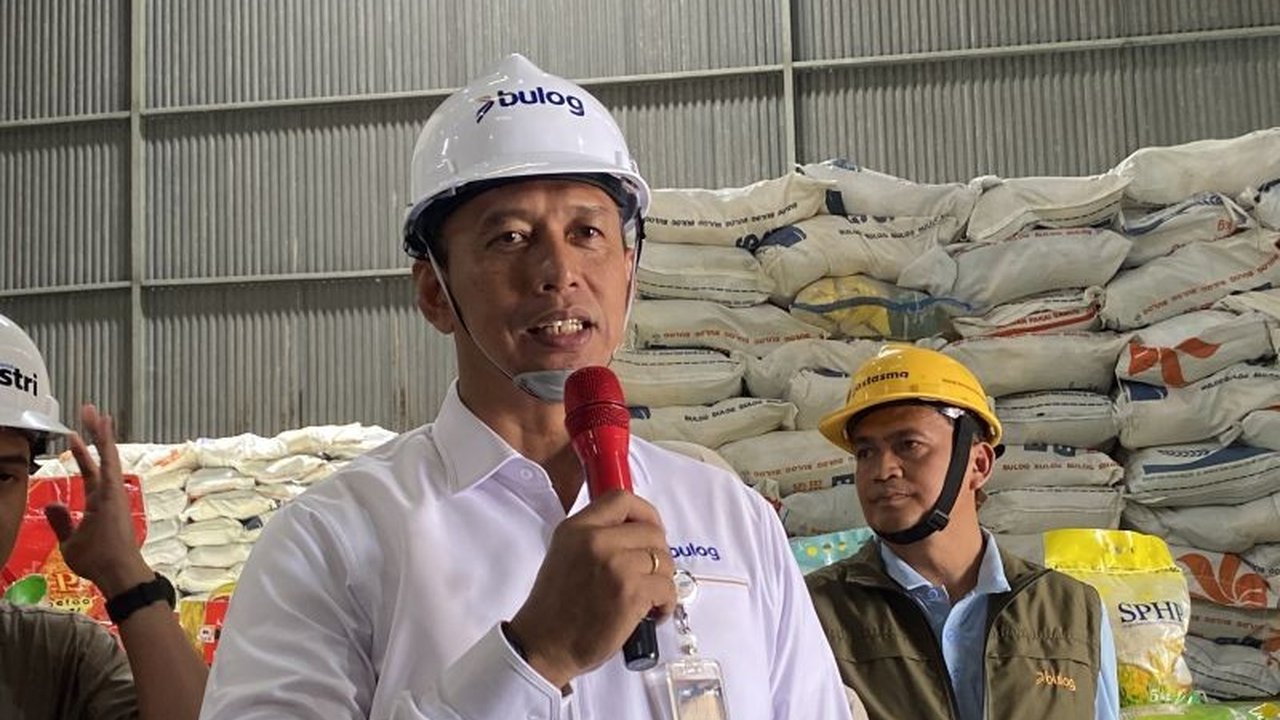 Perum Bulog telah mencapai 22 persen dari target penyaluran beras SPHP sebesar 1,5 juta ton untuk tahun 2025. Bagaimana upaya ini menjaga stabilitas harga pangan di tengah tantangan?