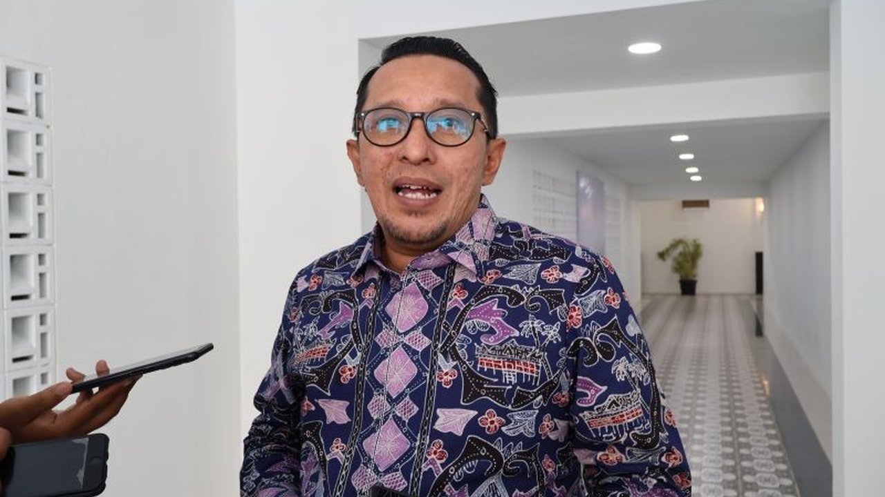 Kementerian PU akan membangun tiga sabo dam di Tanah Datar mulai 2025. Pembangunan Sabo Dam Tanah Datar ini krusial untuk mencegah banjir lahar dingin Marapi. Bagaimana sabo dam bekerja?