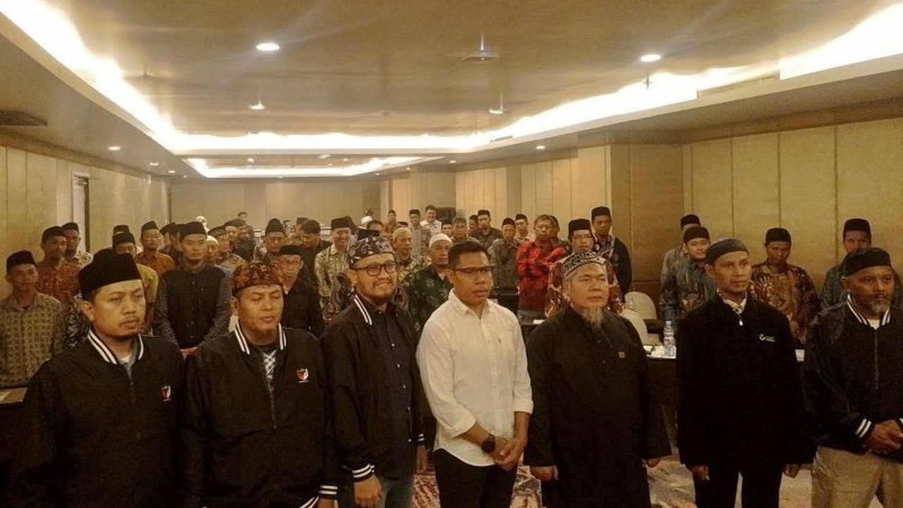 Densus 88 Ajak Mantan JI untuk kembali setia pada NKRI melalui dialog transformatif di Palu. Simak bagaimana program Rumah Wasathiyah berperan dalam upaya deradikalisasi ini.