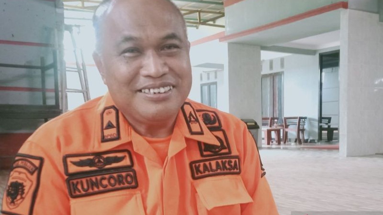 Pemerintah Penajam Paser Utara mewajibkan Tim Kebakaran Perusahaan di sektor kehutanan dan perkebunan untuk antisipasi karhutla. Langkah ini perkuat sinergi dan kesiapsiagaan.