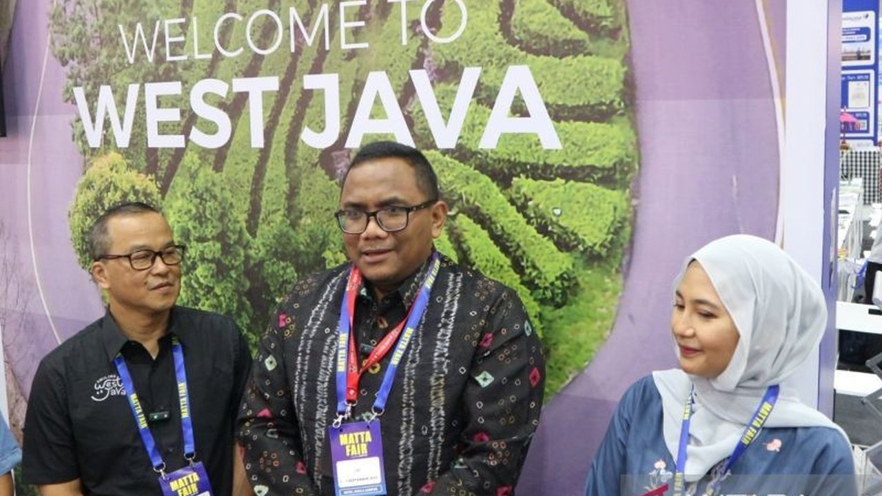 Kementerian Pariwisata mengungkapkan Kereta Cepat Whoosh menjadi daya tarik utama bagi wisatawan Malaysia, bahkan dianggap sebagai wahana atraksi tersendiri, bukan hanya alat transportasi biasa.