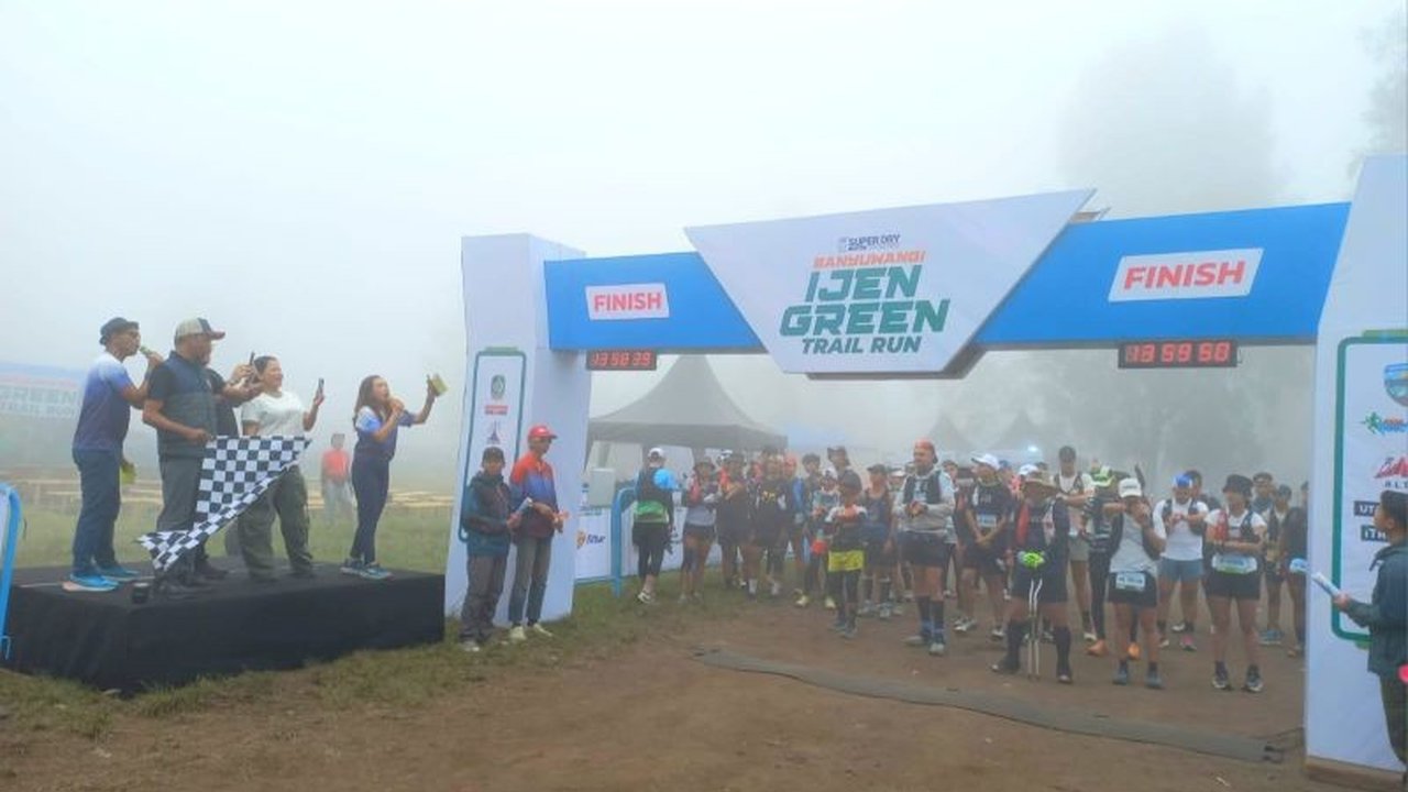 Ijen Green Trail Run 2025 sukses digelar di Banyuwangi, menarik ratusan pelari lokal dan mancanegara. Ajang ini memperkuat posisi Banyuwangi sebagai destinasi sport tourism unggulan dengan lintasan menantang dan pemandangan memukau.