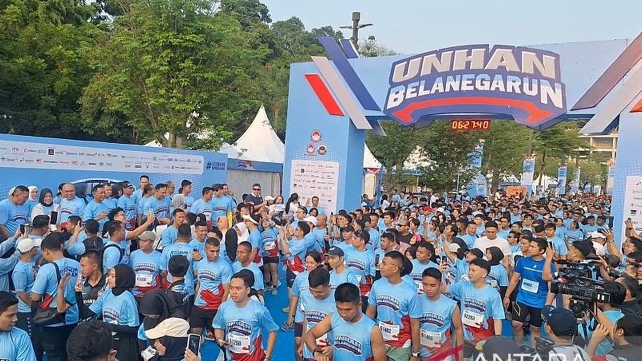 Menteri Koordinator Bidang Infrastruktur dan Pembangunan Kewilayahan AHY menyerukan semangat persatuan di ajang Unhan Belanegarun. Penasaran bagaimana acara ini membuktikan inklusivitas?