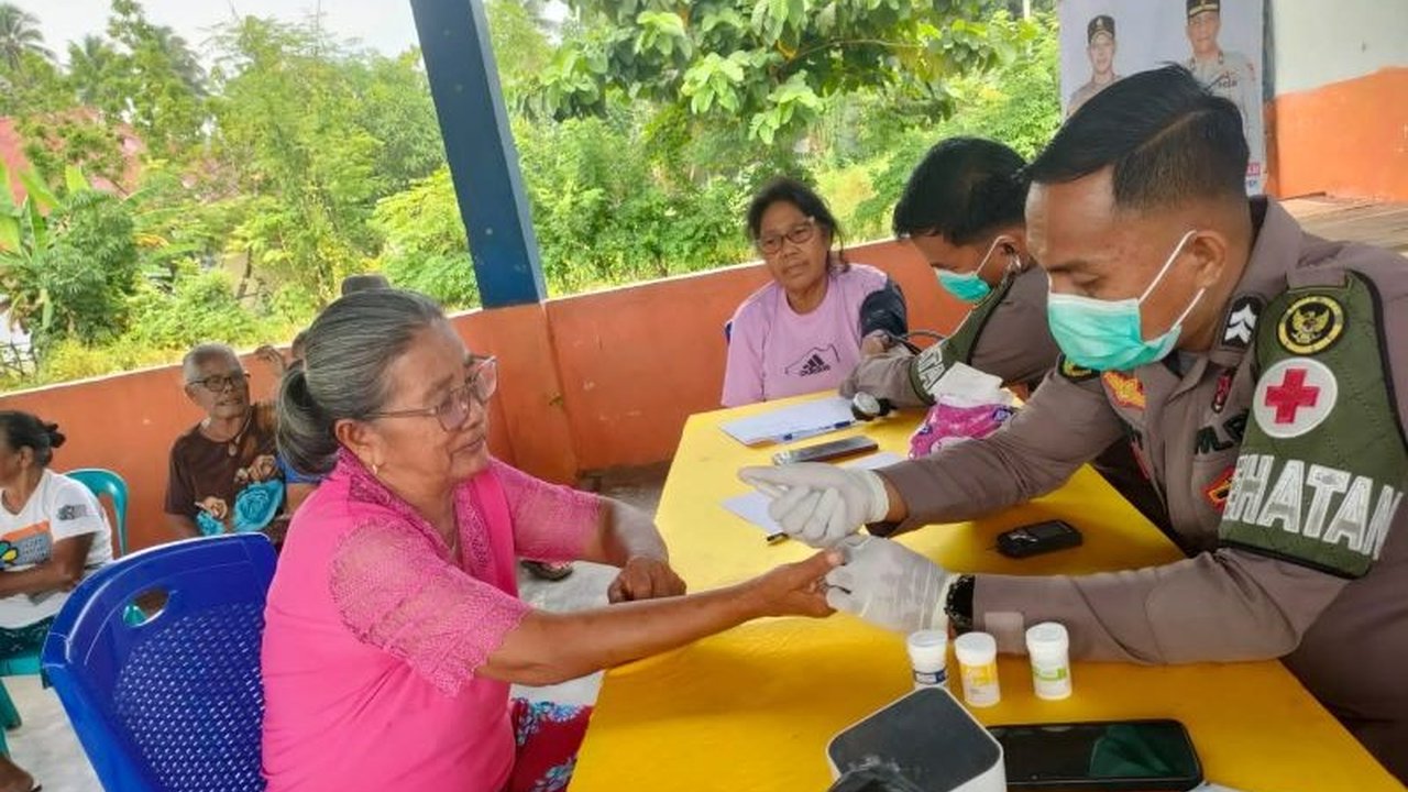 Satgas Madago Raya Polda Sulteng kembali menunjukkan komitmennya melalui Pelayanan Kesehatan gratis bagi warga Poso Pesisir. Simak bagaimana program ini membantu lansia!