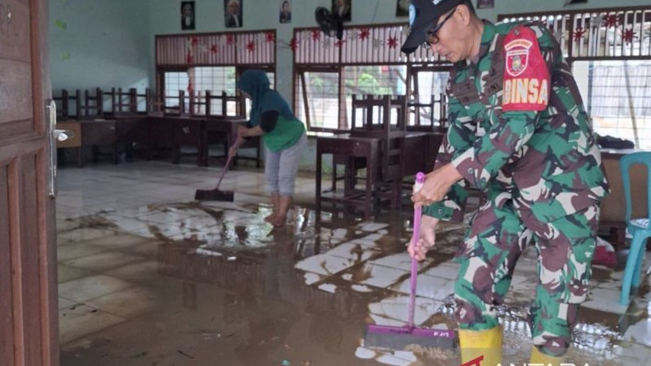 SMPN 24 Samarinda terus dilanda banjir tahunan hingga aktivitas belajar terganggu. Simak rencana relokasi SMPN 24 Samarinda yang dinanti-nanti untuk solusi permanen.