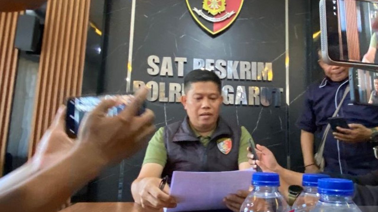 Polres Garut selidiki Kematian Aktor Preman Pensiun Encuy yang ditemukan meninggal dunia di rumahnya. Apa penyebab pasti di balik insiden tragis ini?