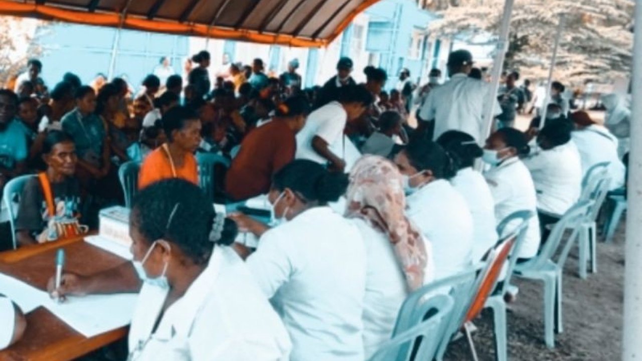 Pemerintah Kabupaten Biak Numfor berhasil meningkatkan kepesertaan JKN Biak Numfor hingga melampaui target, mencapai 108,25%. Bagaimana strategi mereka mencapai angka impresif ini?