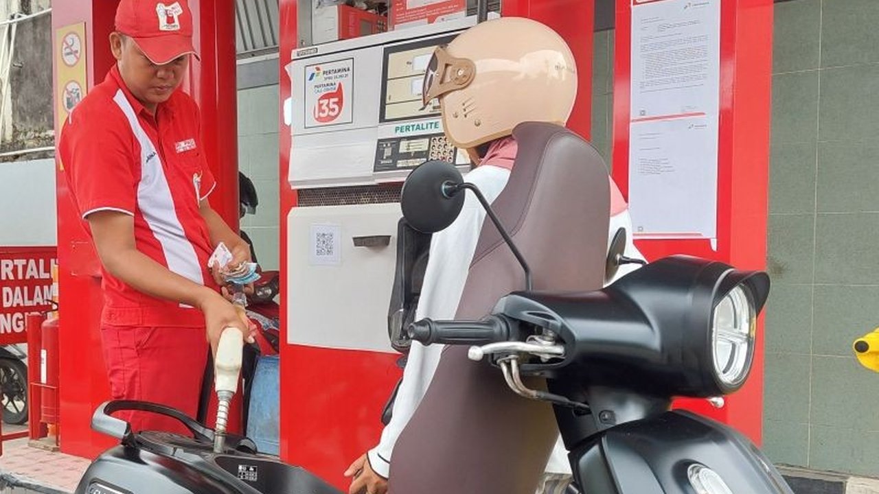 HPMPI mendesak pemerintah mengambil langkah konkret atasi potensi krisis BBM Bengkulu akibat pendangkalan alur pelabuhan yang menghambat pasokan energi. Akankah pasokan kembali terganggu?