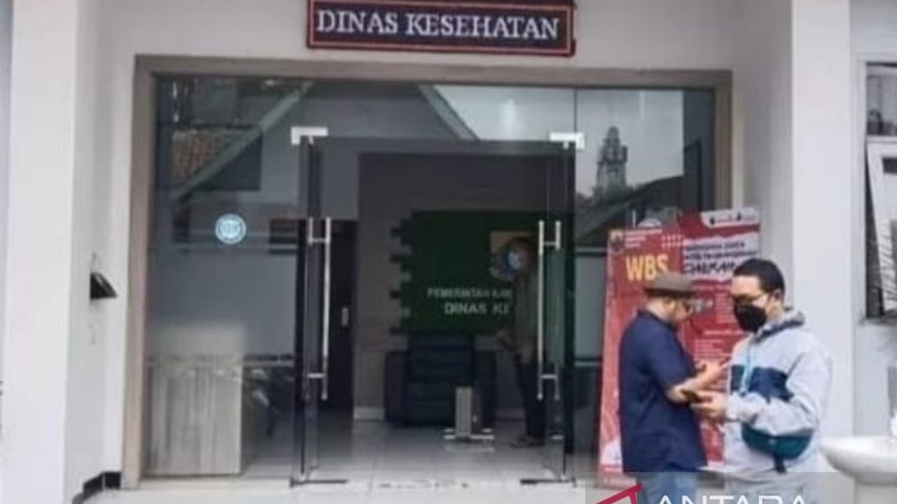 Dinas Kesehatan Cianjur memastikan kesiapan sarana prasarana dan SDM rumah sakit untuk mencapai Cakupan Kesehatan Semesta (UHC). Anggaran miliaran rupiah digelontorkan, akankah target terwujud?