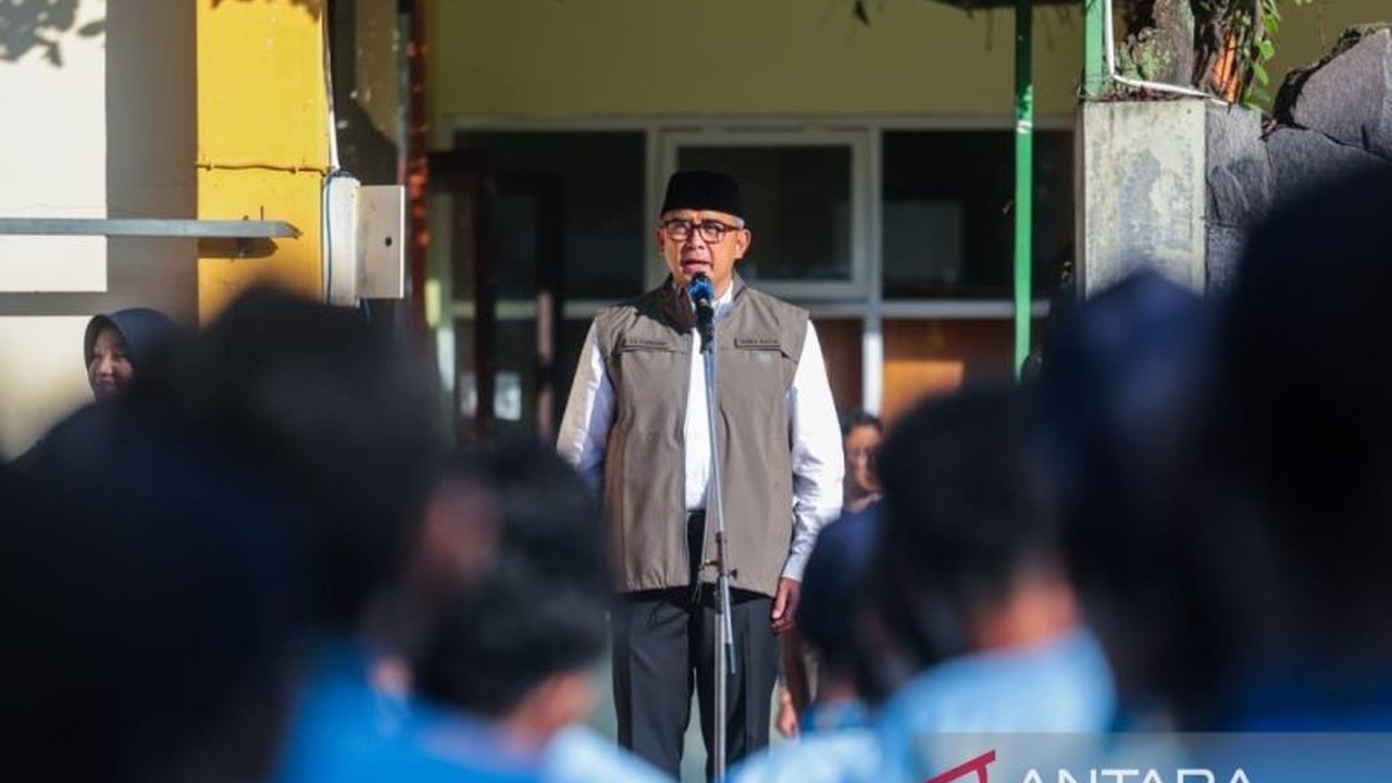 Pemkot Bandung memperkuat Pendidikan Karakter siswa SMP melalui program bela negara. Hasil uji coba menunjukkan perubahan positif, bagaimana program ini akan diperluas ke seluruh sekolah?