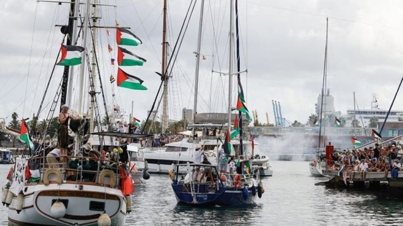 Pemerintah Indonesia tegaskan Dukungan Indonesia Flotilla Gaza, memastikan 30 WNI dalam misi kemanusiaan ini aman. Apa saja persiapan dan komitmen RI?