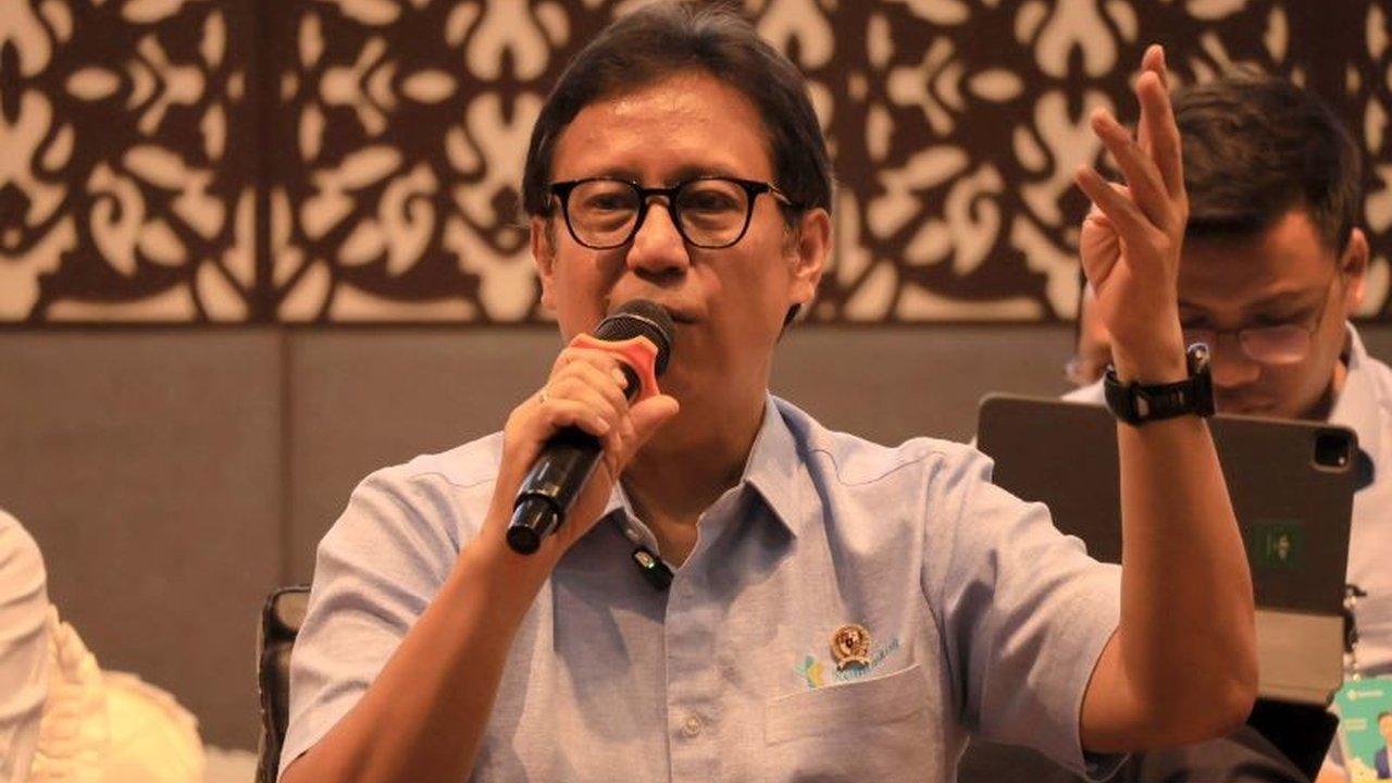 Menteri Kesehatan Budi Gunadi Sadikin berupaya keras agar kurikulum kesehatan sekolah menjadi wajib, demi membentuk generasi yang sadar pentingnya hidup sehat sejak dini.