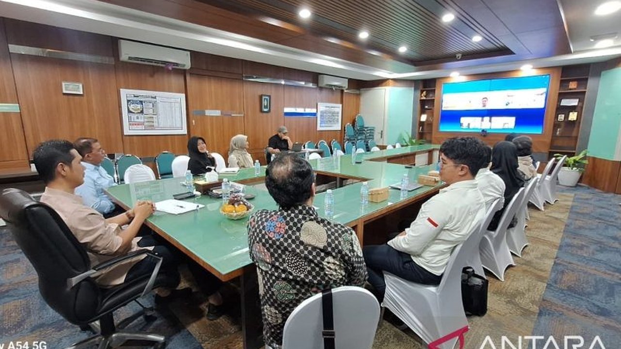 RSUDZA Banda Aceh mencetak sejarah dengan suksesnya Operasi Bypass Cerebrovascular perdana di Sumatera. Ketahui bagaimana prosedur ini menyelamatkan pasien Moyamoya Disease.