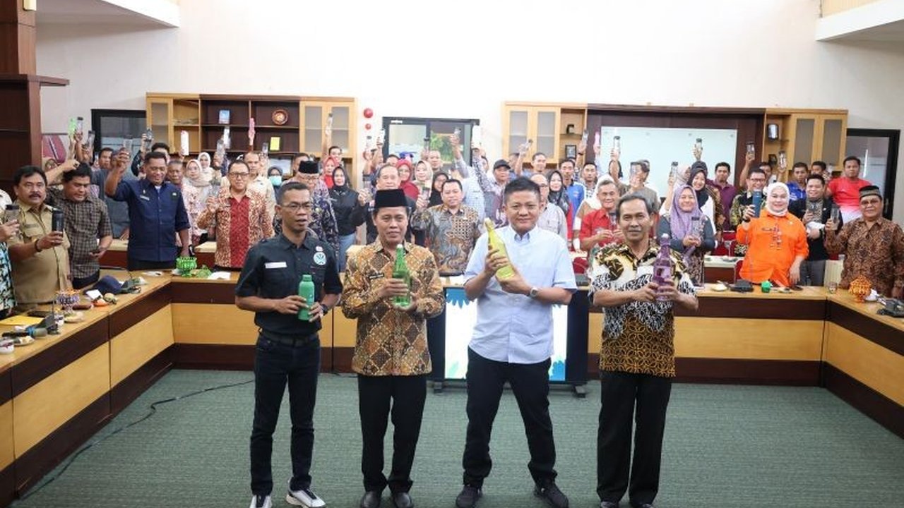 Pemerintah Kabupaten OKU Timur tengah berupaya keras membenahi lingkungan demi meraih Adipura tahun ini. Apa saja fokus utama Pemkab OKU Timur dalam penilaian bergengsi ini?