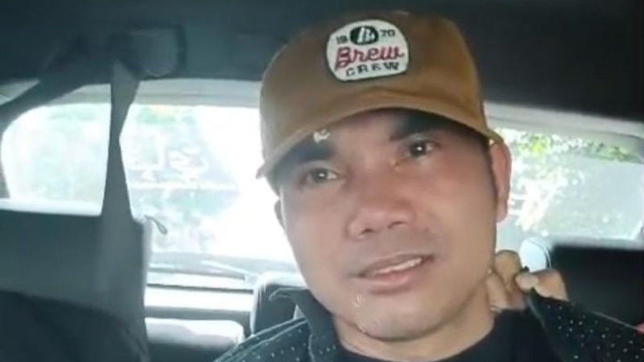 Seorang pedofil Jambi berinisial A ditangkap polisi setelah mencabuli bocah 8 tahun di teras tempat ibadah. Simak kronologi penangkapan dan seruan perlindungan anak.