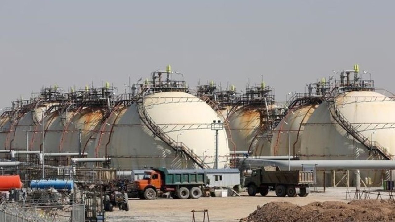Malaysia memproyeksikan pemanfaatan Energi Nuklir Malaysia dalam 10-15 tahun mendatang. Beberapa negara ASEAN juga mempertimbangkan hal serupa. Akankah ini jadi solusi energi masa depan?