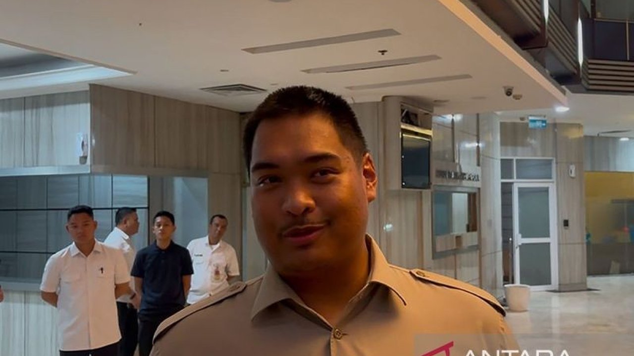 Dito Ariotedjo, mantan Menpora, belum memastikan kehadirannya di puncak Haornas ke-42 setelah diberhentikan. Apa alasannya dan bagaimana kelanjutan program Kemenpora?