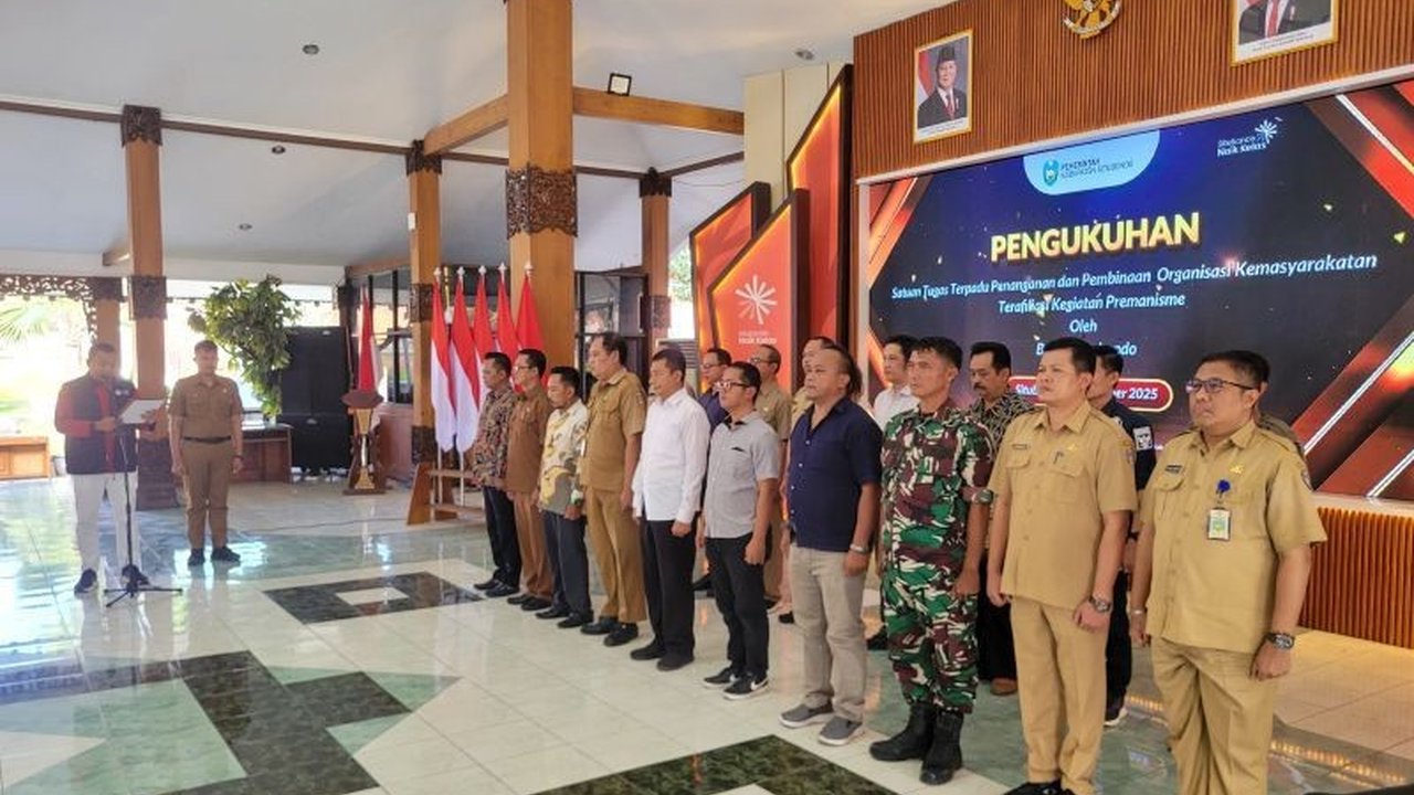 Bupati Situbondo mengungkapkan peran krusial Satgas Premanisme Situbondo sebagai pelindung iklim investasi daerah. Bagaimana satuan tugas ini akan menjamin keamanan usaha dan pembangunan?