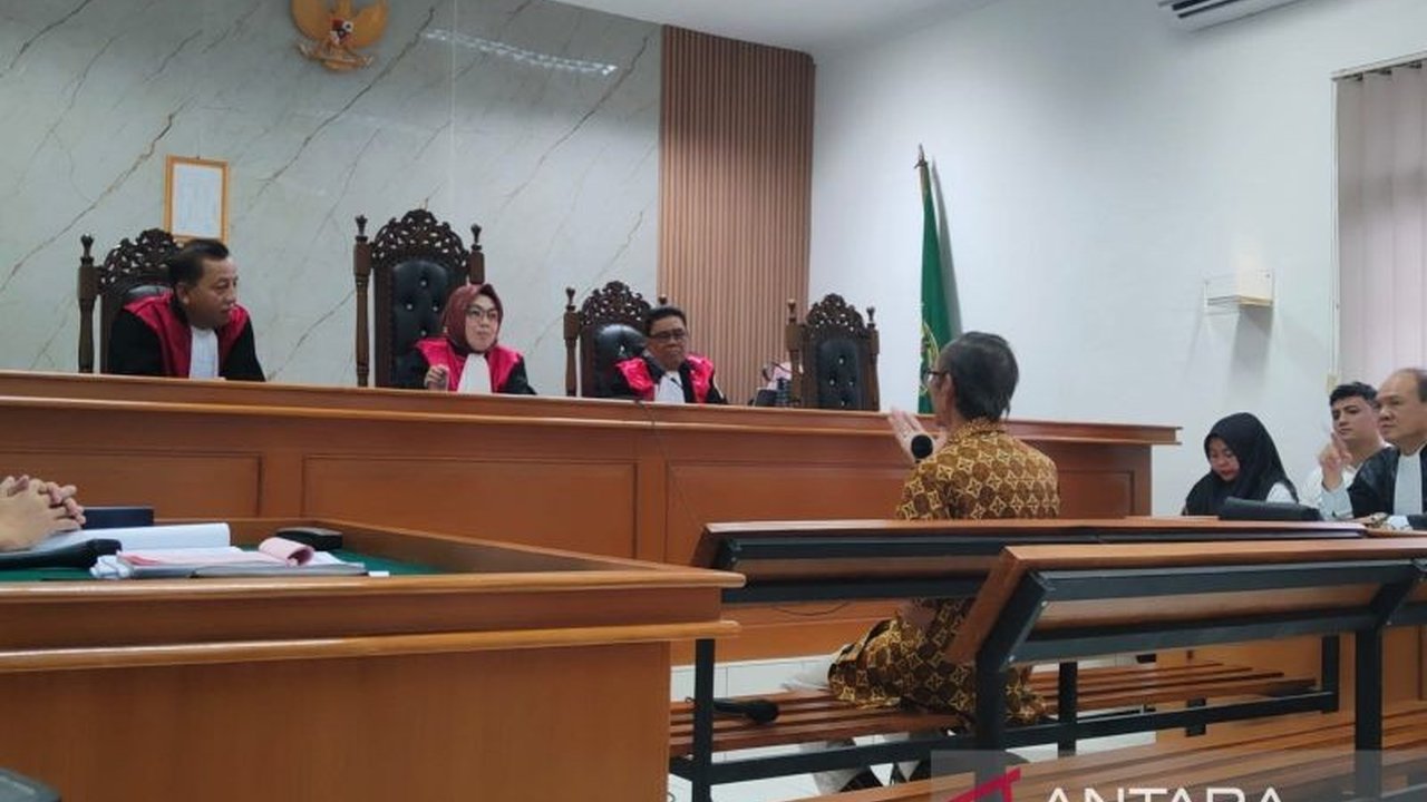 Ahli hukum keuangan negara dihadirkan untuk menguji kerugian negara Bandung Zoo. Terkuak, utang ke negara tak bisa kedaluwarsa, memicu pertanyaan besar tentang pengelolaan aset.