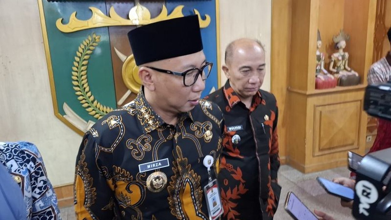 Gubernur Lampung Rahmat Mirzani Djausal dorong petani ubi kayu beralih tanam padi dan jagung. Strategi ini untuk stabilkan harga komoditas, tingkatkan pendapatan, dan perkuat ketahanan pangan.
