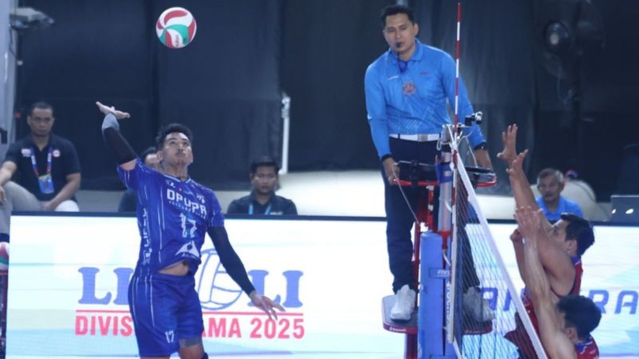 Sukun Badak akhirnya mencatat kemenangan perdana di Livoli Divisi Utama 2025 setelah melalui laga sengit lima set. Simak detail perjuangan mereka!