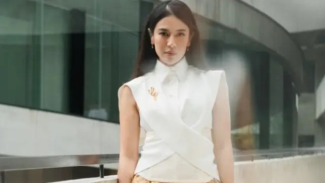 Gaya Dian Sastro dengan Bros/Instagram/@therealdisastr