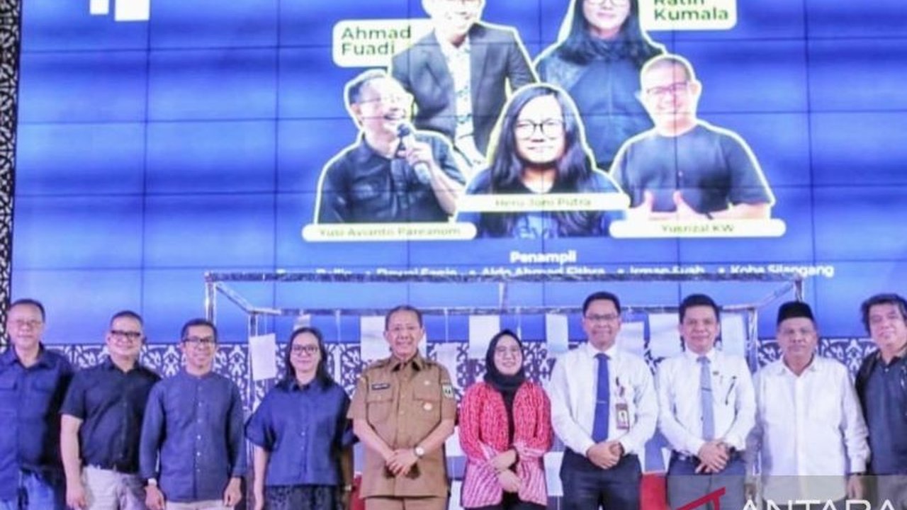 Kementerian Kebudayaan (Kemenbud) memperkuat regenerasi sastrawan melalui program Manajemen Talenta Nasional di Padang, Sumatra Barat, memastikan keberlanjutan karya sastra Indonesia.