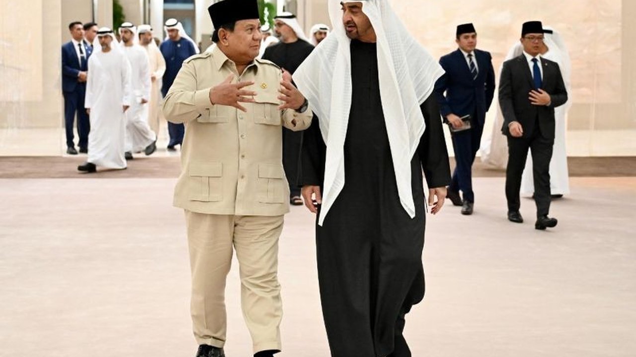 Presiden Prabowo Subianto tiba di Abu Dhabi untuk bertemu Presiden MBZ, membahas kondisi terkini Timur Tengah dan mempererat hubungan bilateral. Apa saja agenda strategis yang dibahas?