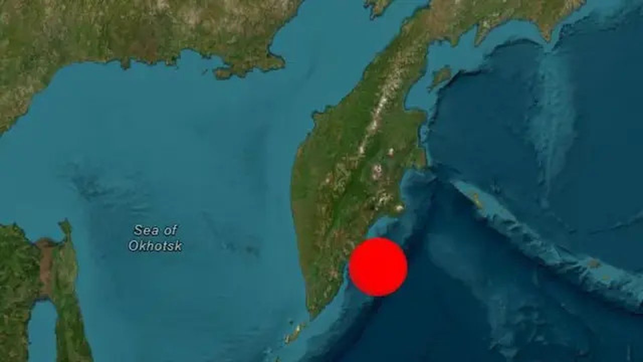 Titik pusat gempa berada di timur laut Rusia dan mengguncang lepas pantai Semenanjung Kamchatka pada Rabu (30/7/2025) (Dok. Geoscience Australia).